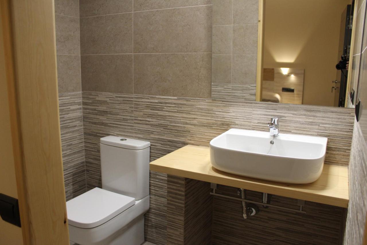 Ca L'Angels Hotel Prat de Comte Екстериор снимка