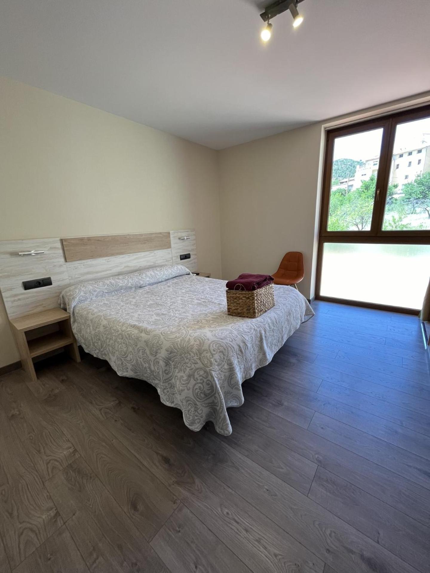 Ca L'Angels Hotel Prat de Comte Екстериор снимка