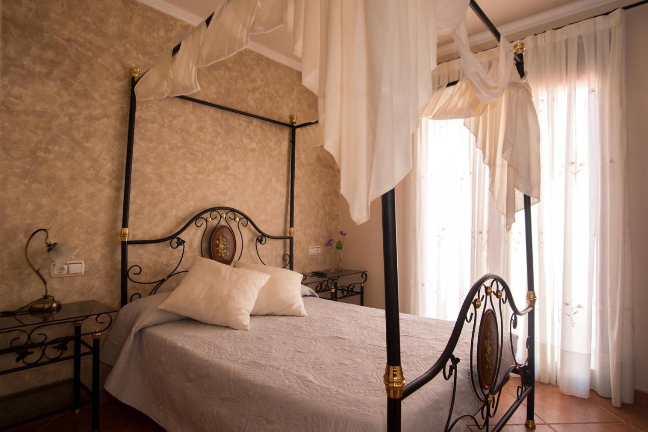 Ca L'Angels Hotel Prat de Comte Екстериор снимка