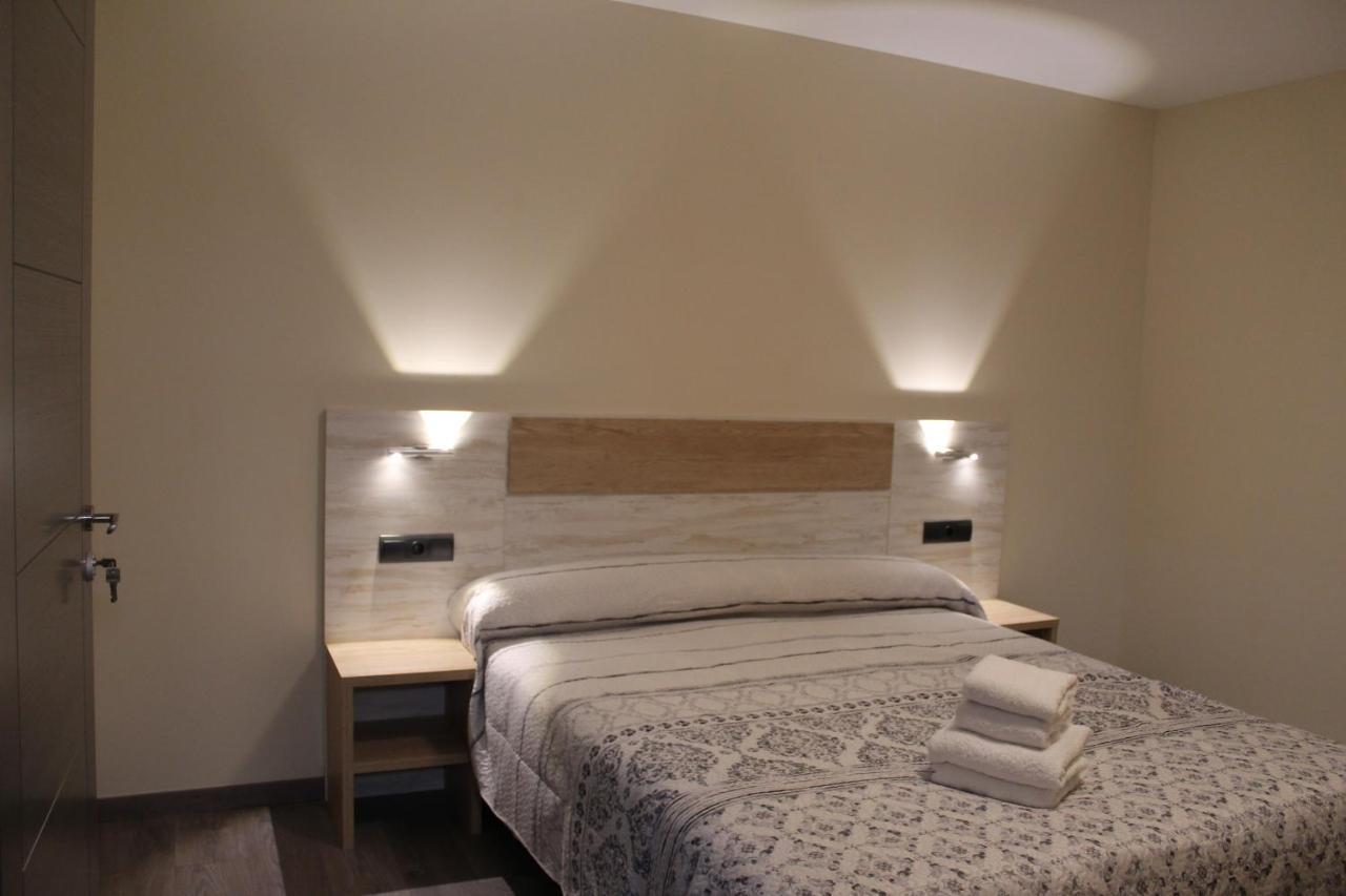 Ca L'Angels Hotel Prat de Comte Екстериор снимка